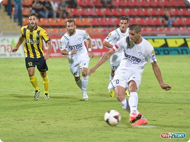 עקיבא בועט (ארנון לוי)